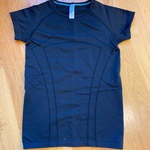 black Ivivva fly tech